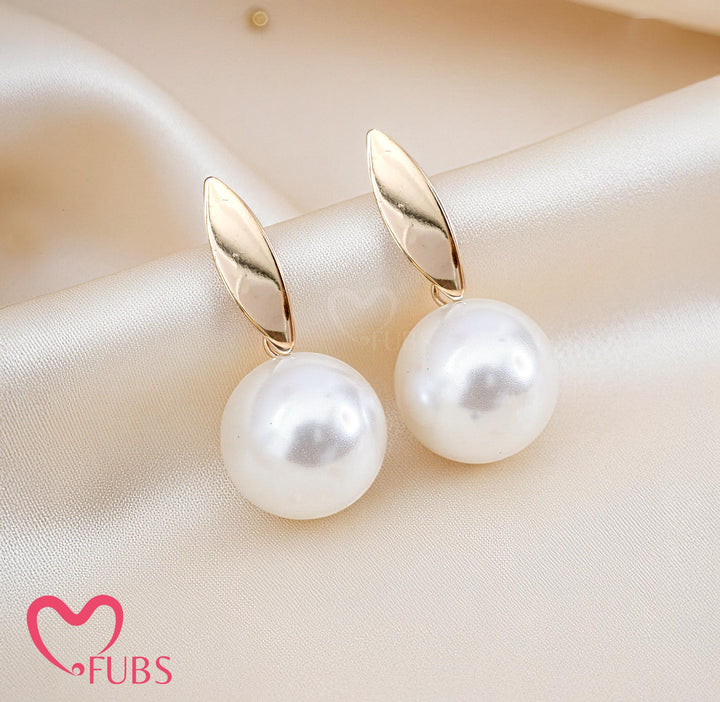 Elegant Pearl Drop Earrings with Vintage Charm