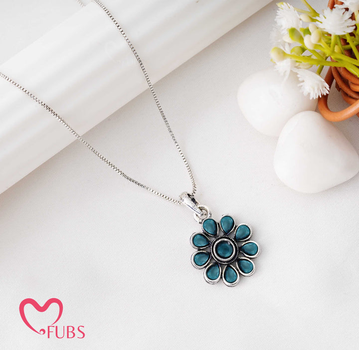 Moti Pendant Necklace