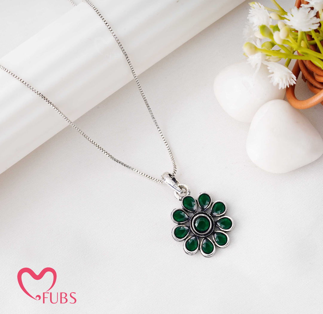 Moti Pendant Necklace