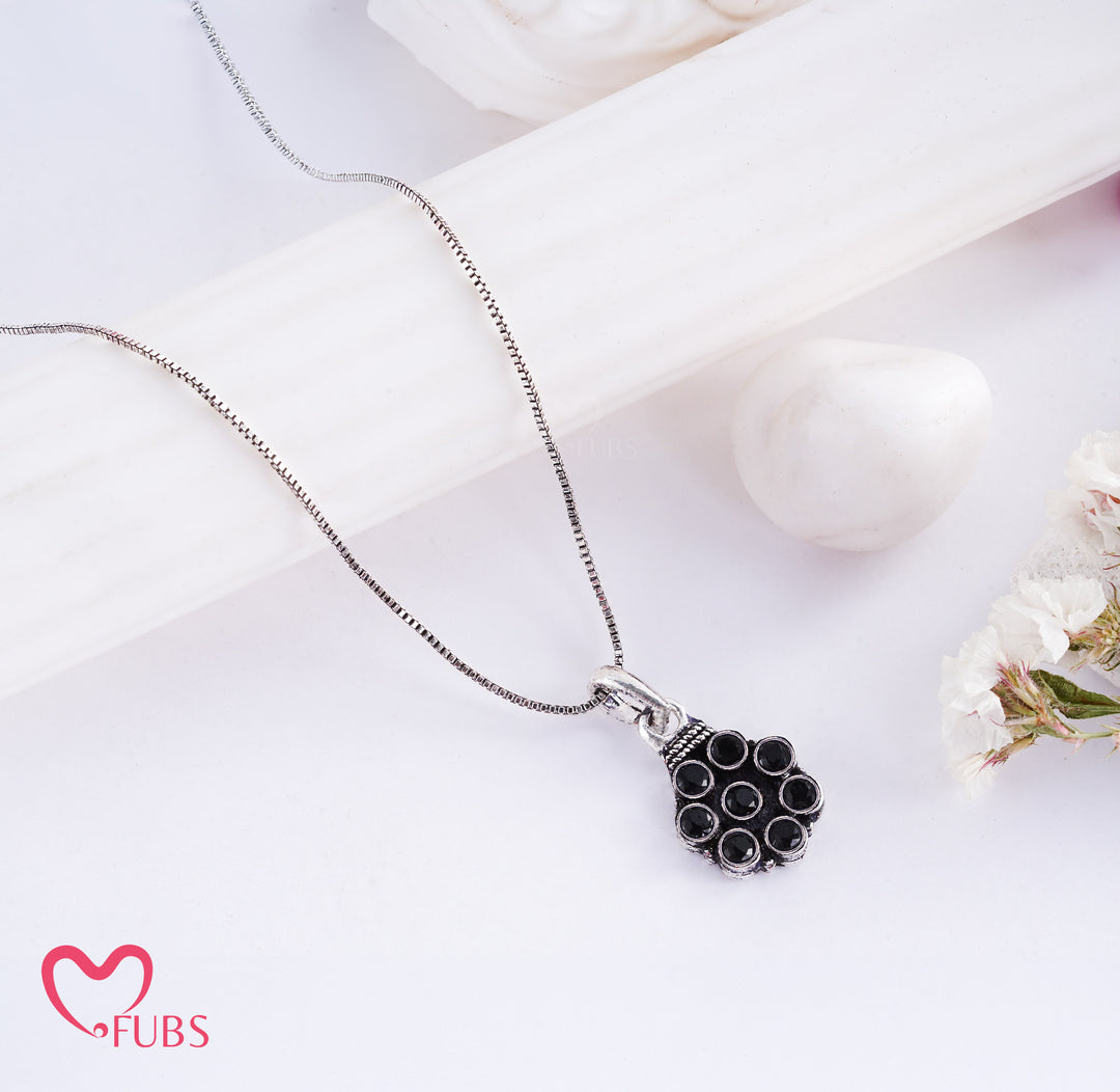 Necklace with Floral Gemstone Pendant Design