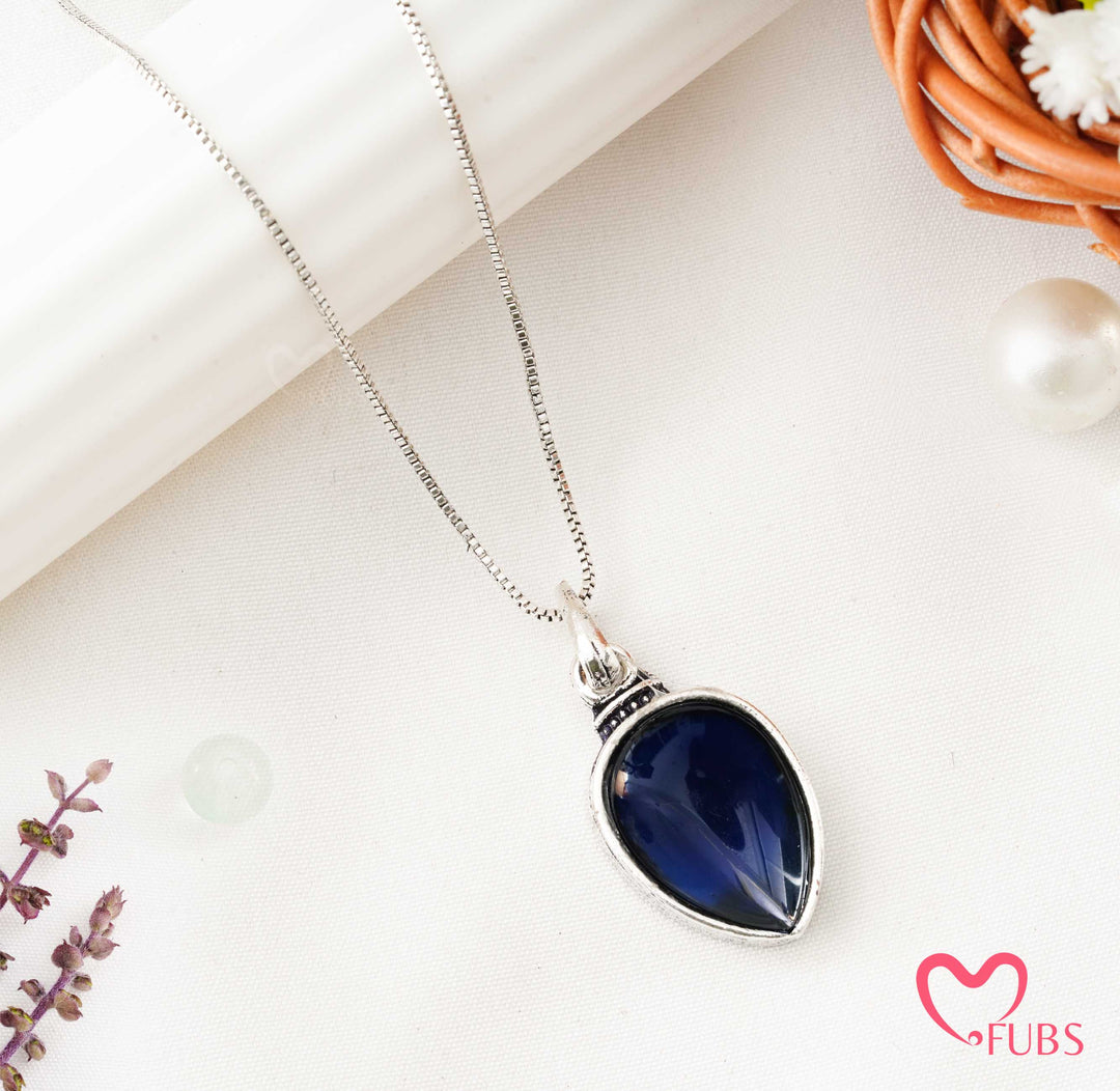 Ornate Teardrop Pendant Necklace