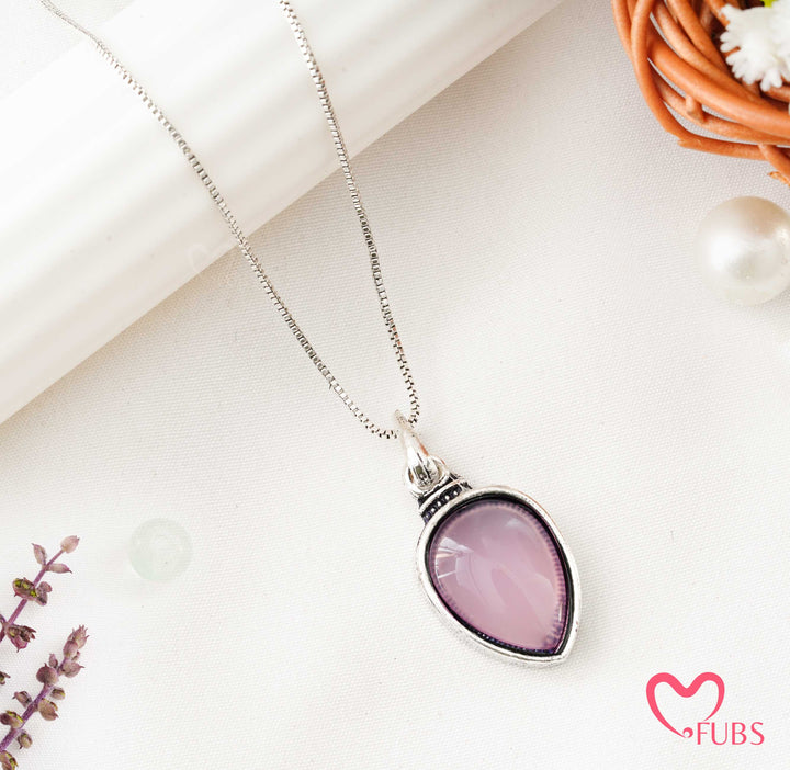 Ornate Teardrop Pendant Necklace