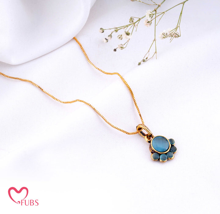 Daisy Bloom Pendant Necklace