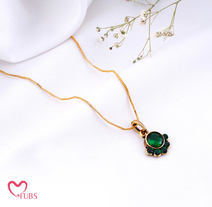 Daisy Bloom Pendant Necklace