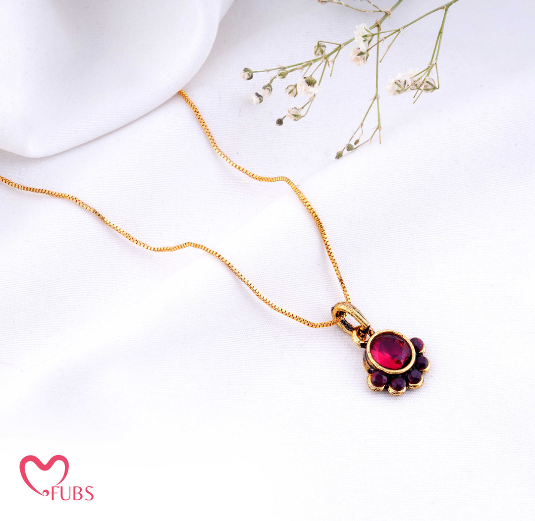 Daisy Bloom Pendant Necklace