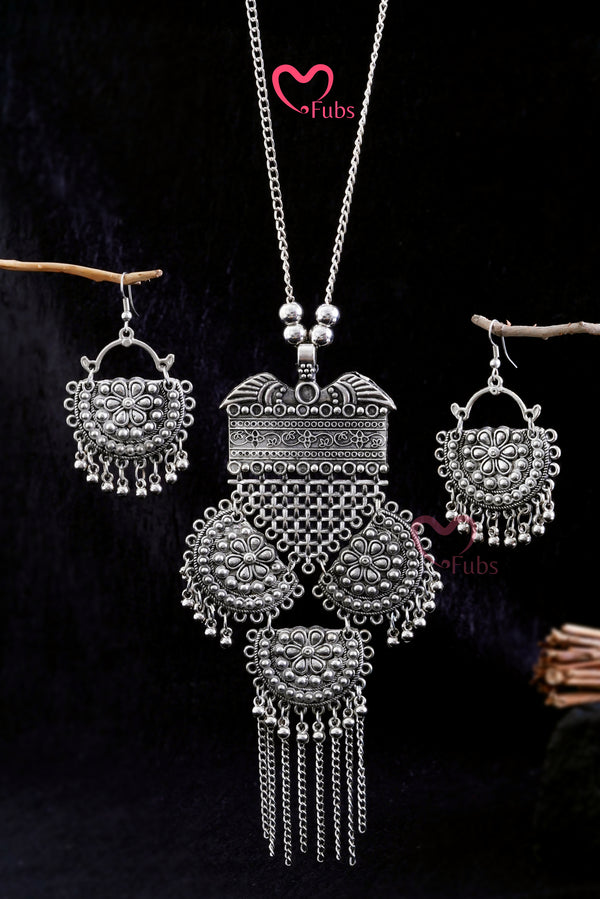 Glamorous Oxidized Necklace and Earrings
