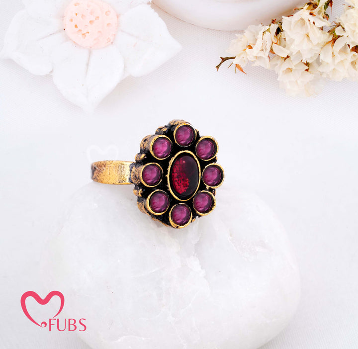 Traditional Antique Finish Clustered Stone Adjustable Ring