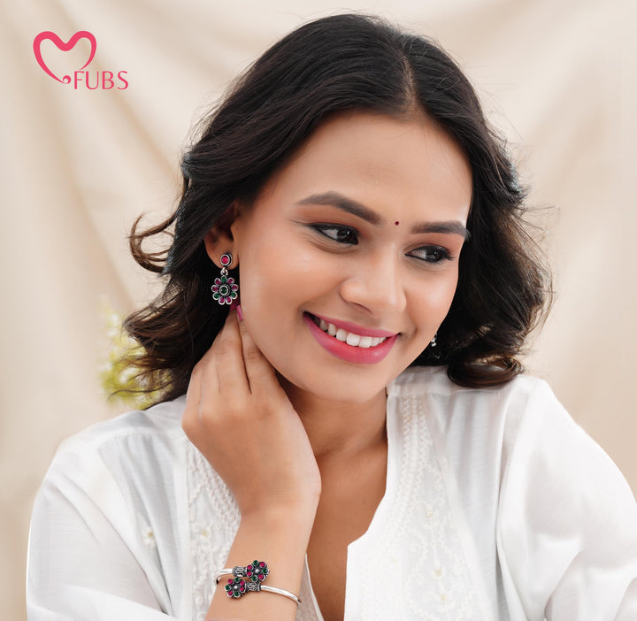 Midnight Bloom Jewelry Set – Earrings & Bracelet