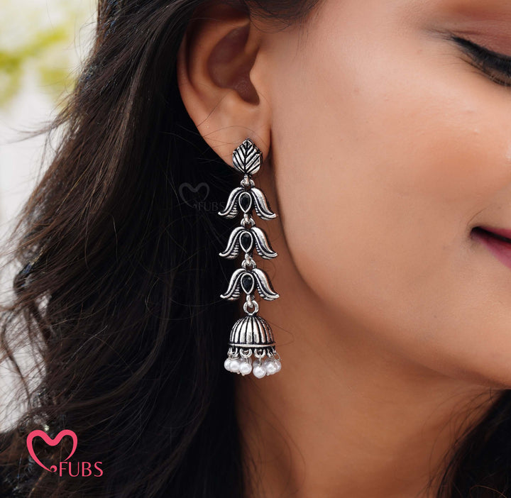 Royal Charms Oxidized Jewelry Set - Earring & Bracelet