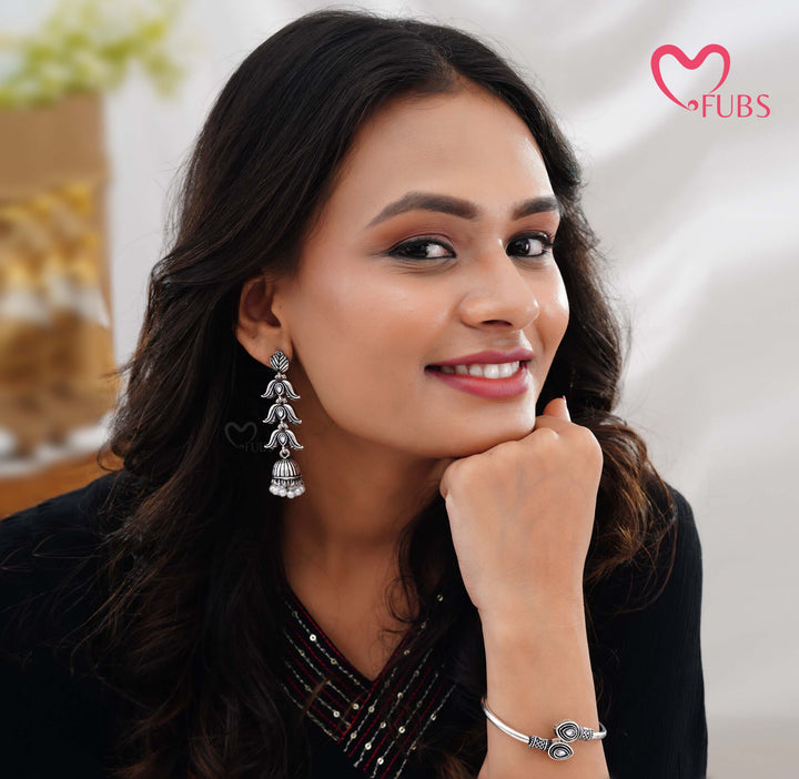 Royal Charms Oxidized Jewelry Set - Earring & Bracelet