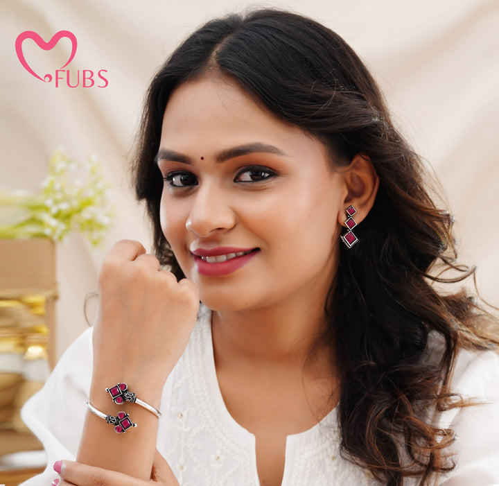 Artisanal Stone Jewelry Combo – Earrings & Bracelet