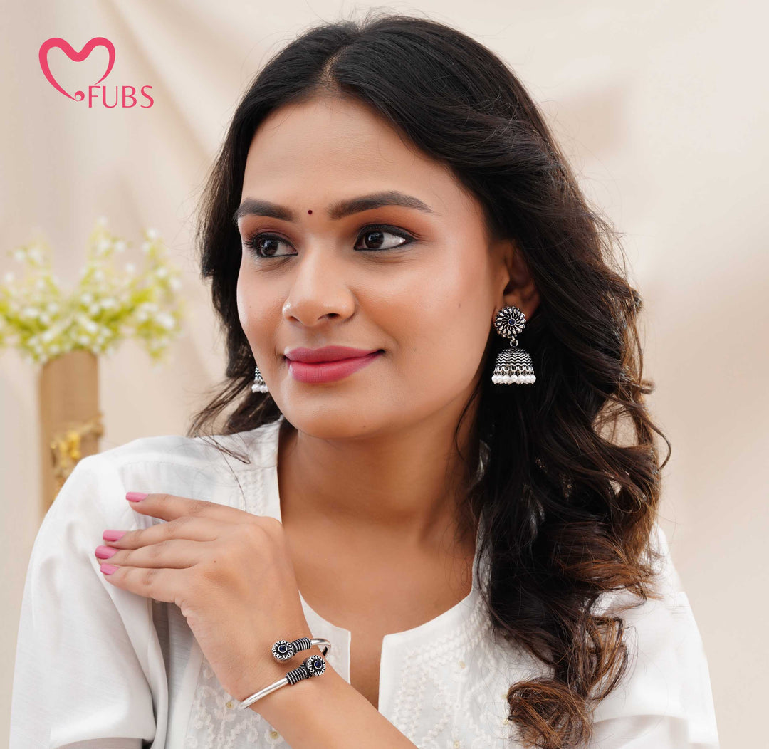 Artistic Ethnic Jewelry Combo – Earrings & Bracelet