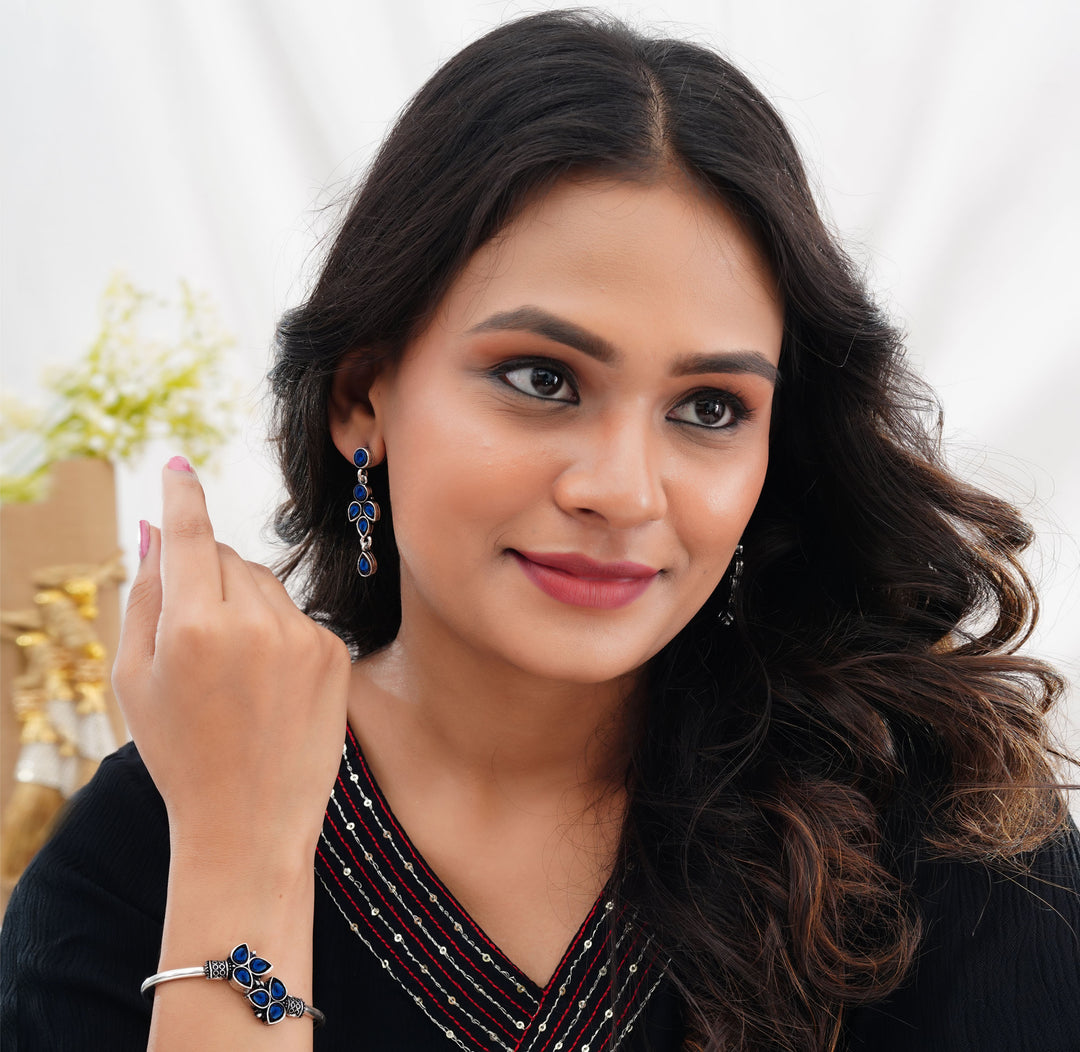 Graceful Floral Earring & Bracelet Combo