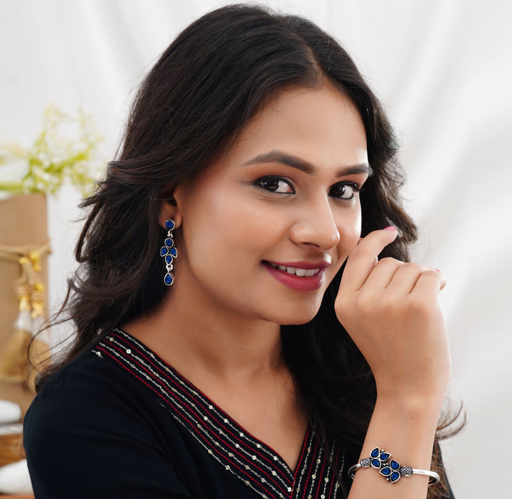 Graceful Floral Earring & Bracelet Combo