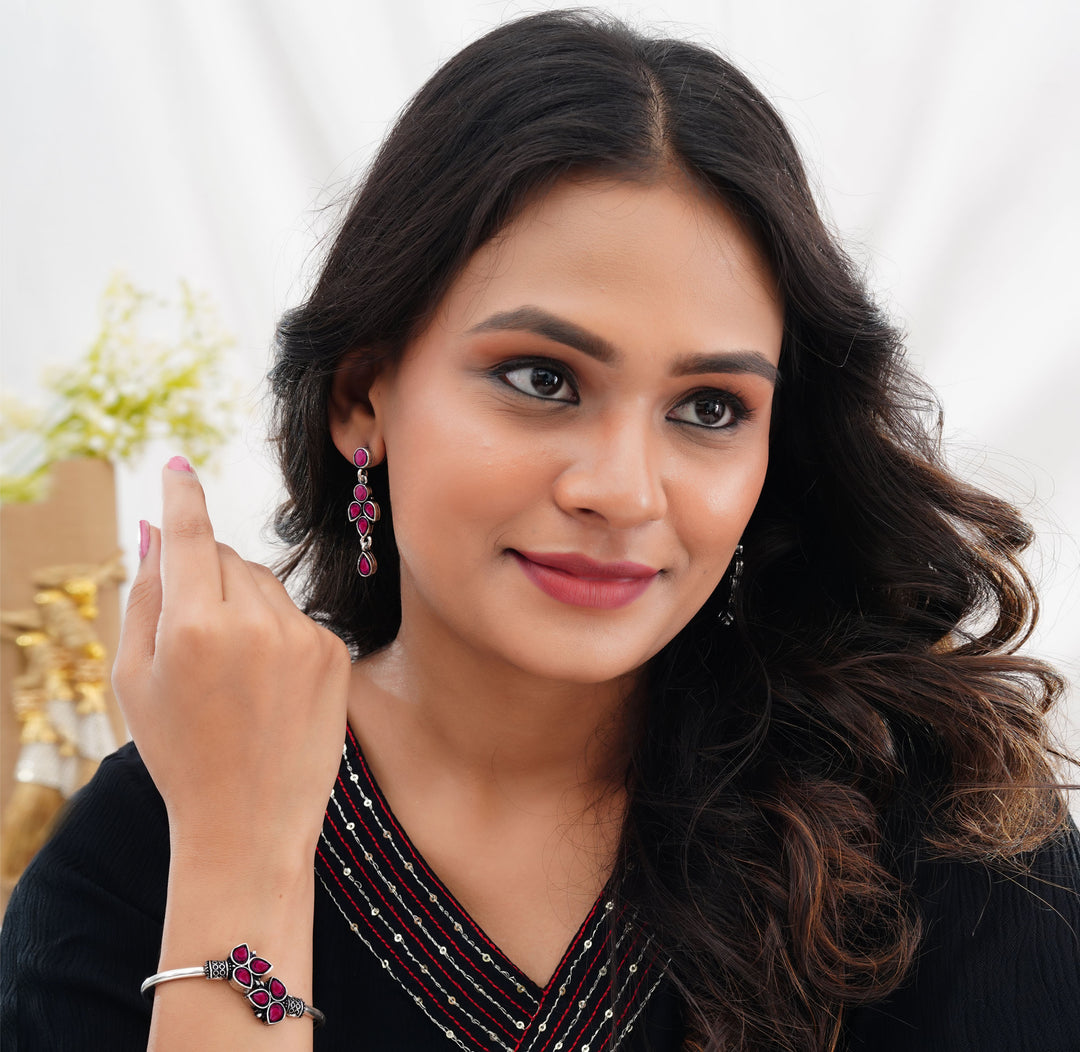 Graceful Floral Earring & Bracelet Combo