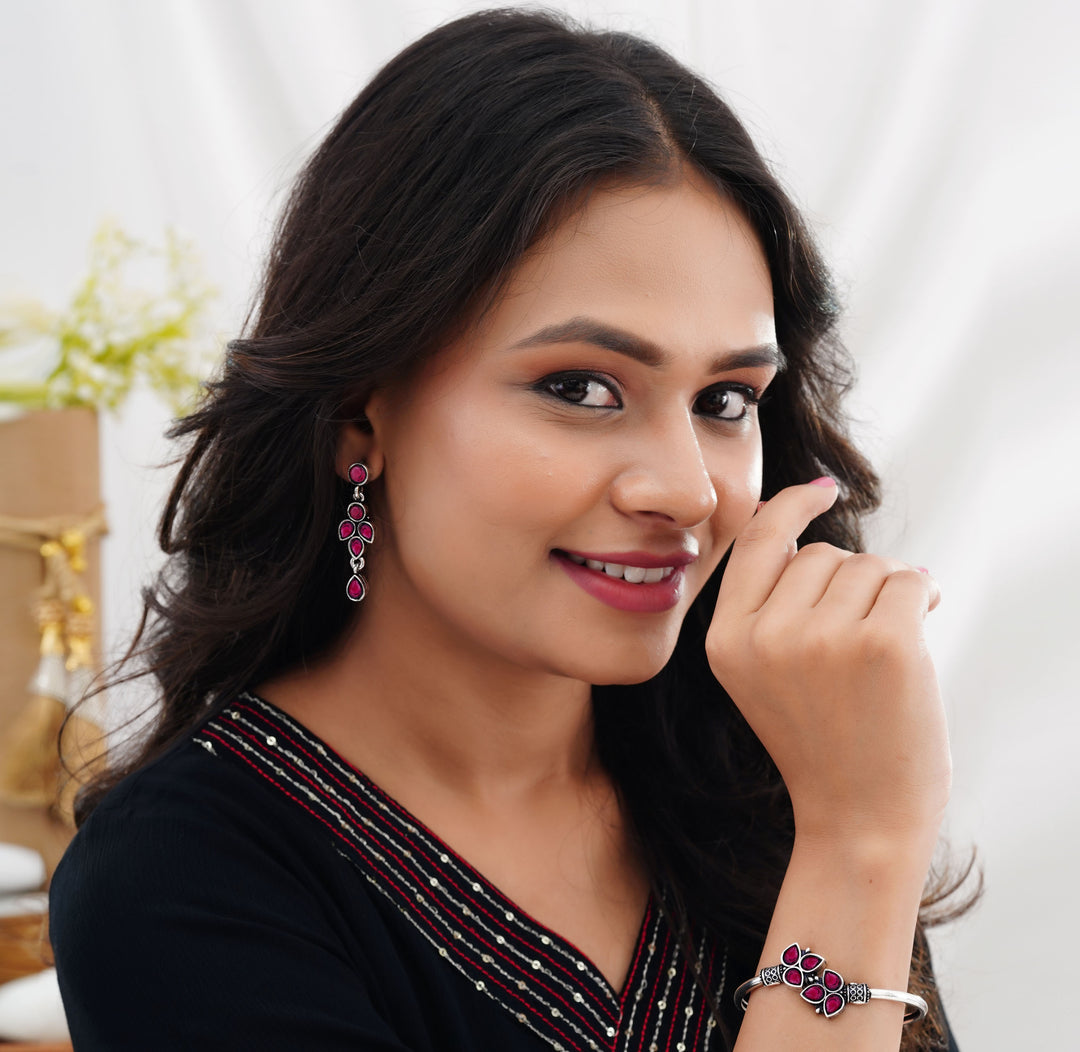 Graceful Floral Earring & Bracelet Combo