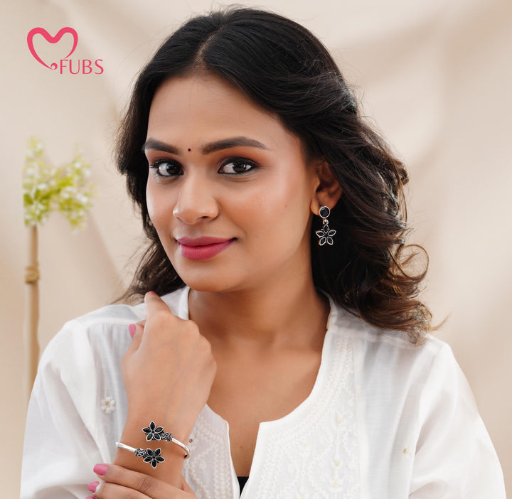 Floral Motif Jewelry Set – Earrings & Bracelet Combo