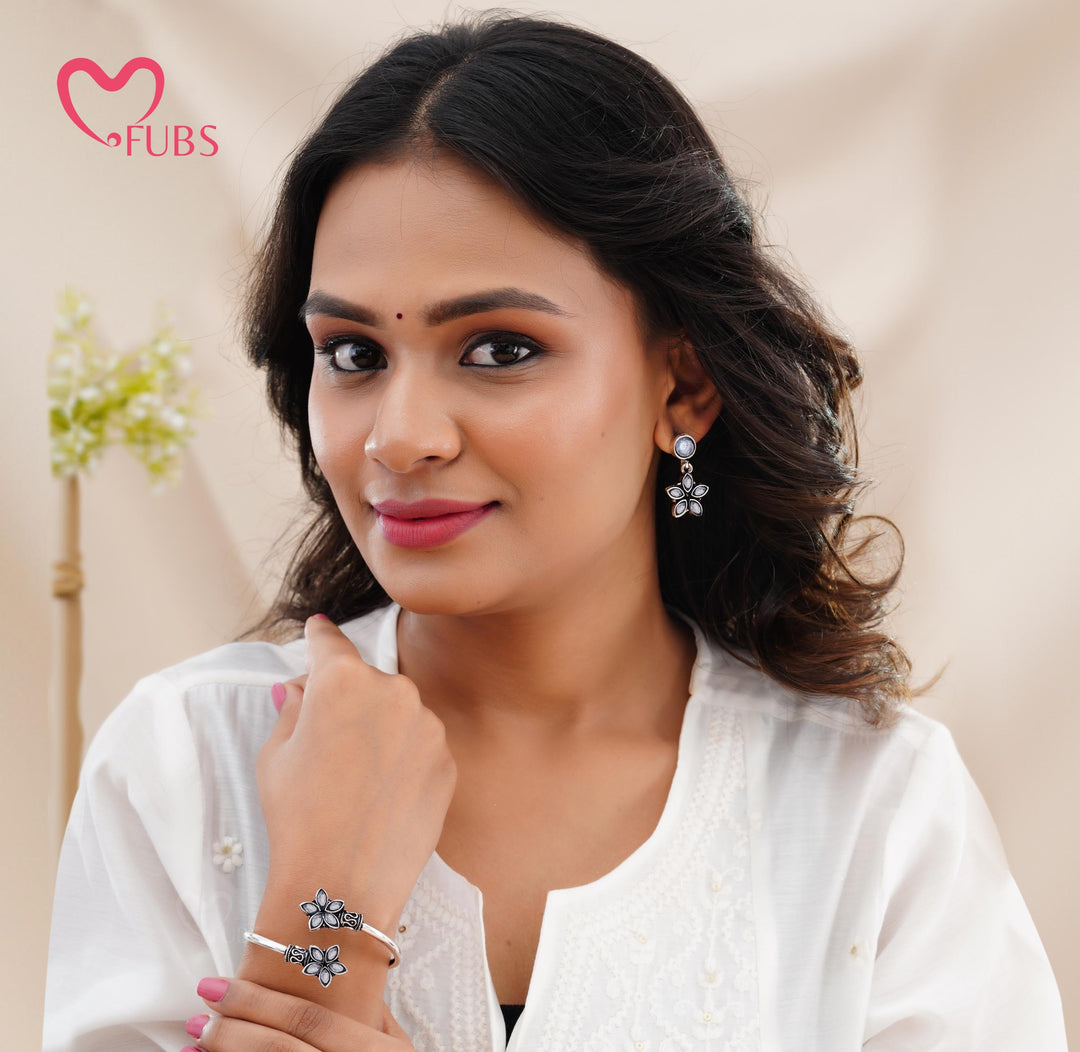 Floral Motif Jewelry Set – Earrings & Bracelet Combo