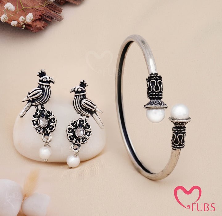 Traditional Bird Motif Jewelry Set with Pearls