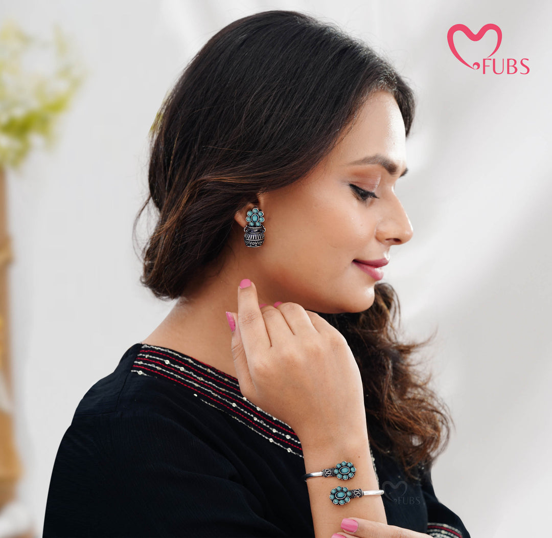 Antique Floral Stone Bracelet & Earrings Combo