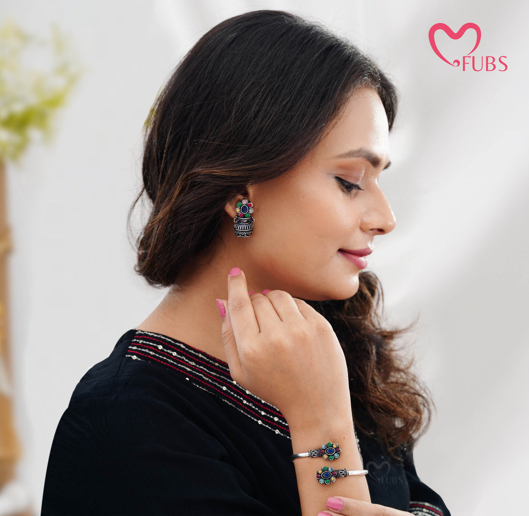 Antique Floral Stone Bracelet & Earrings Combo