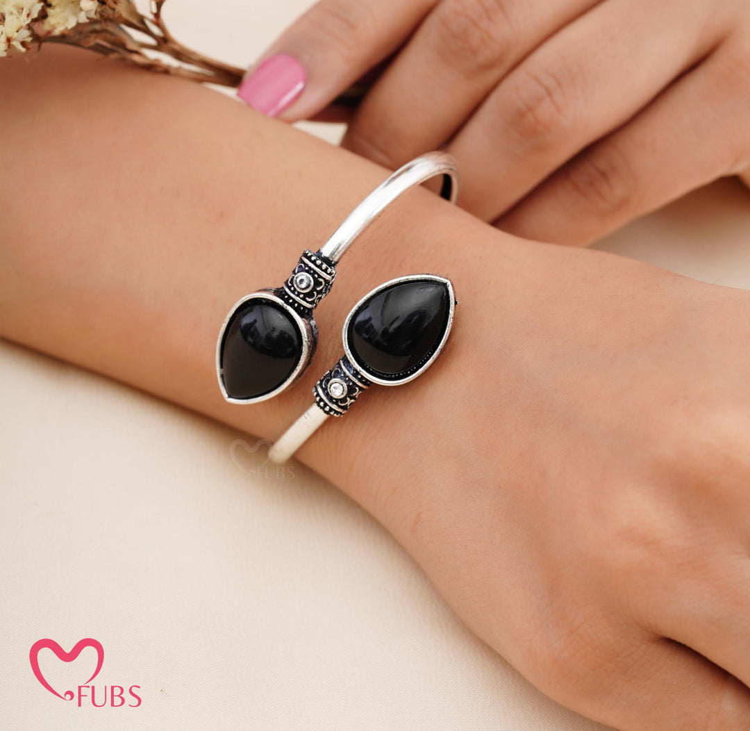 Traditional Teardrop Stone Kada with Jhumka Earrings Set