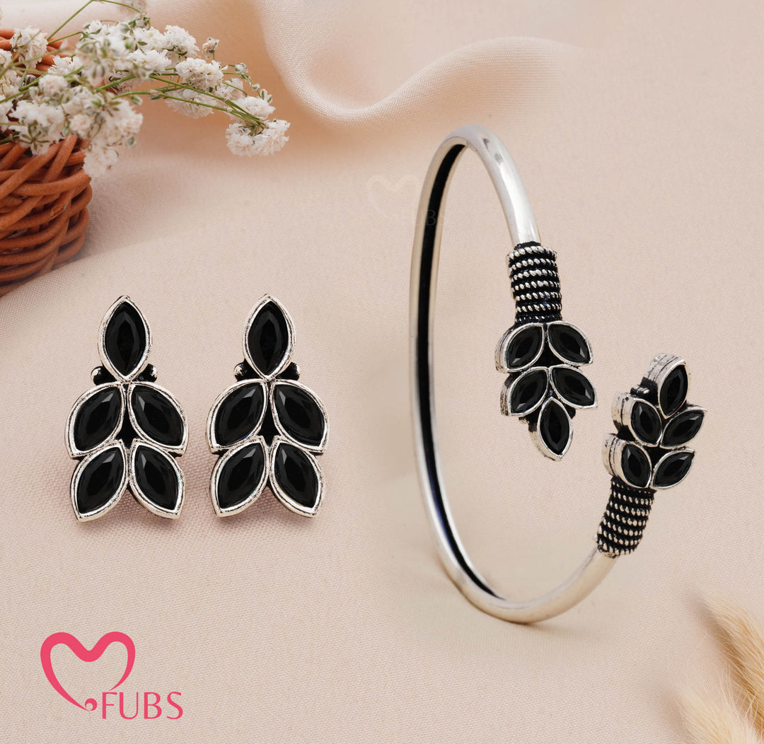 Traditional Leaf Design Bracelet with Matching Earrings