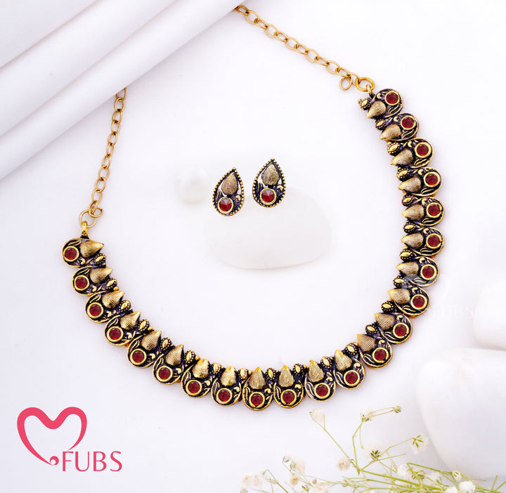 Traditional Peacock Design Choker Set