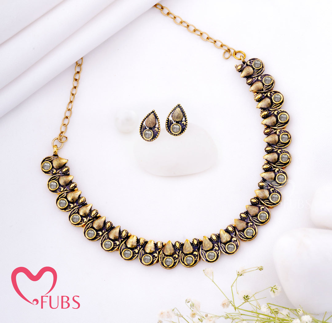Traditional Peacock Design Choker Set