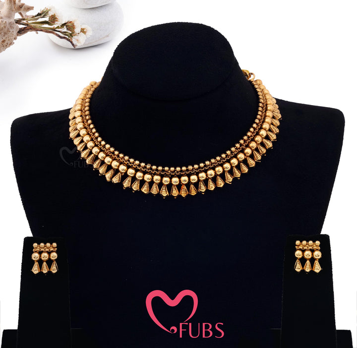 Traditional Gold-Tone Choker Necklace Set with Earrings