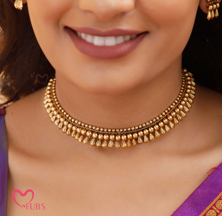Traditional Gold-Tone Choker Necklace Set with Earrings