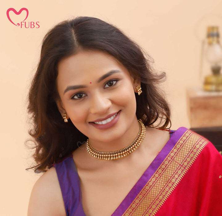 Traditional Gold-Tone Choker Necklace Set with Earrings