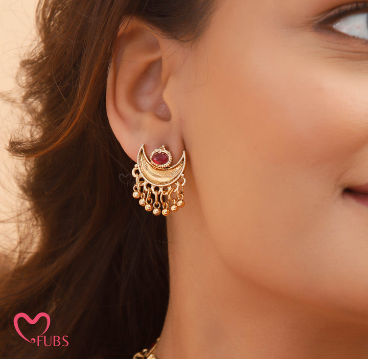 Traditional Crescent Moon Necklace Set with Earrings