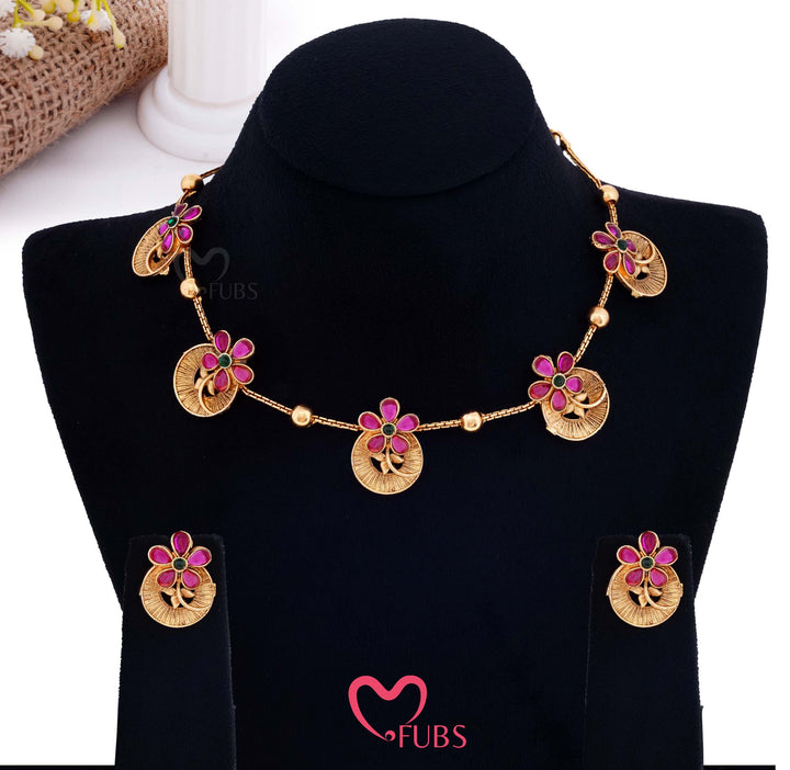 Classic Flower Motif Necklace & Earrings Combo
