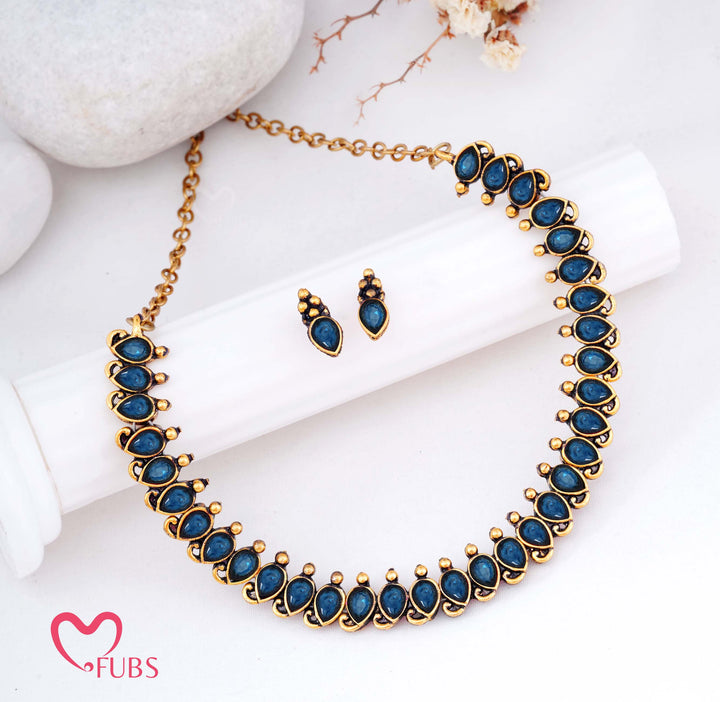 Elegant Pear Shape Necklace & Earrings Set