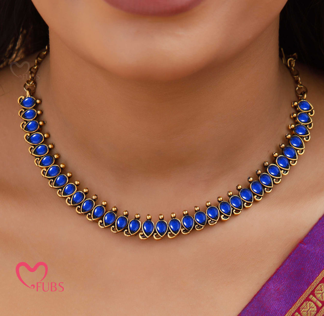 Elegant Pear Shape Necklace & Earrings Set