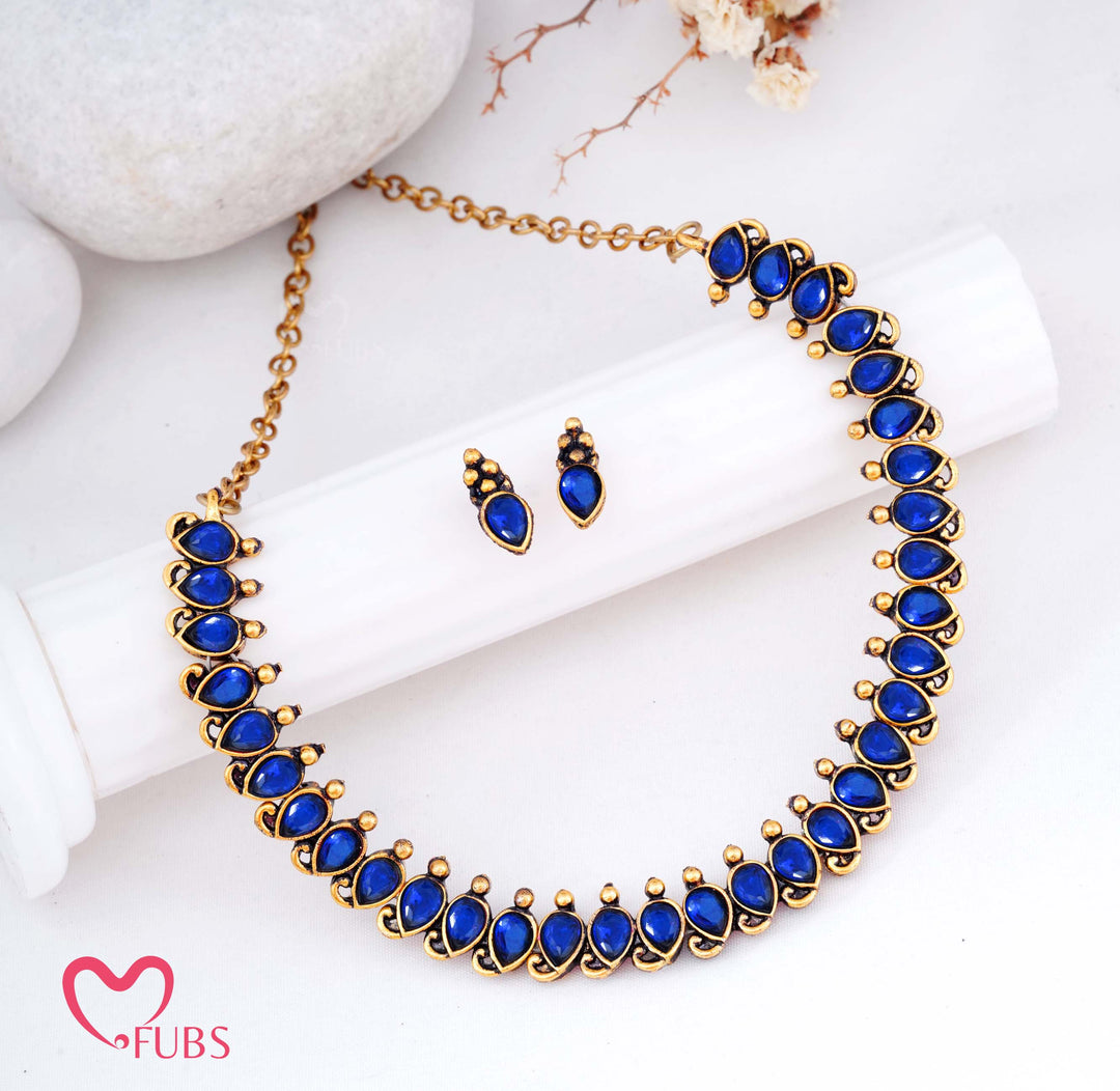 Elegant Pear Shape Necklace & Earrings Set