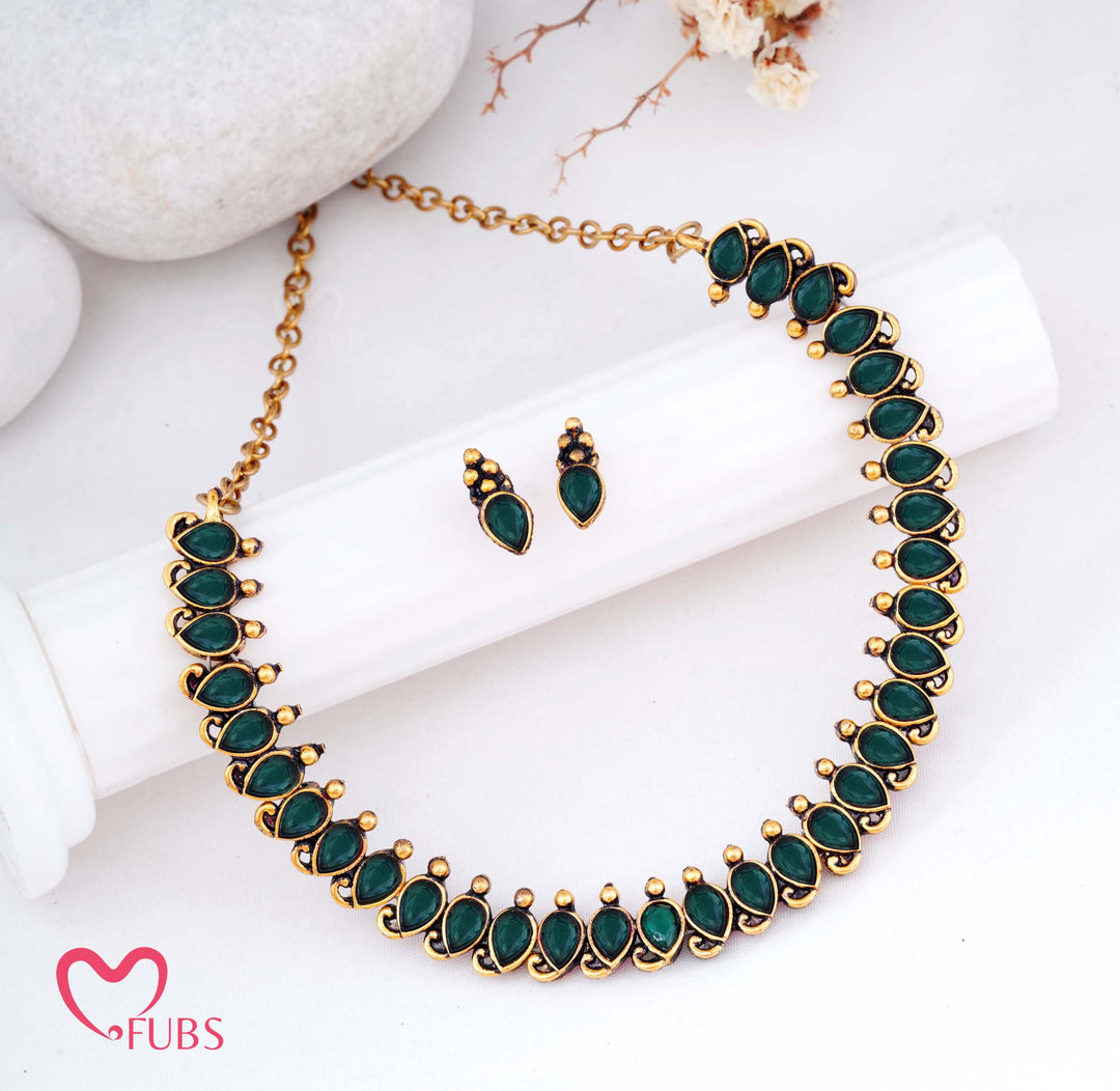 Elegant Pear Shape Necklace & Earrings Set