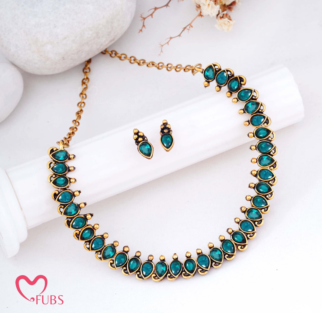 Elegant Pear Shape Necklace & Earrings Set