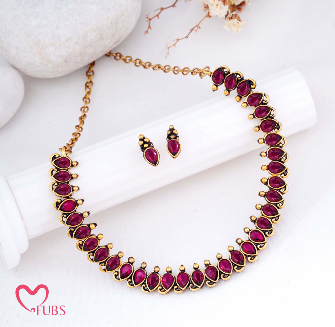 Elegant Pear Shape Necklace & Earrings Set