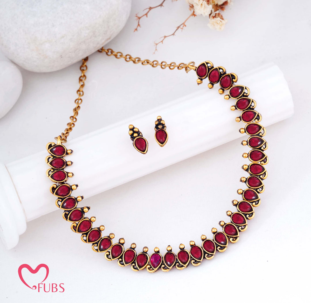 Elegant Pear Shape Necklace & Earrings Set