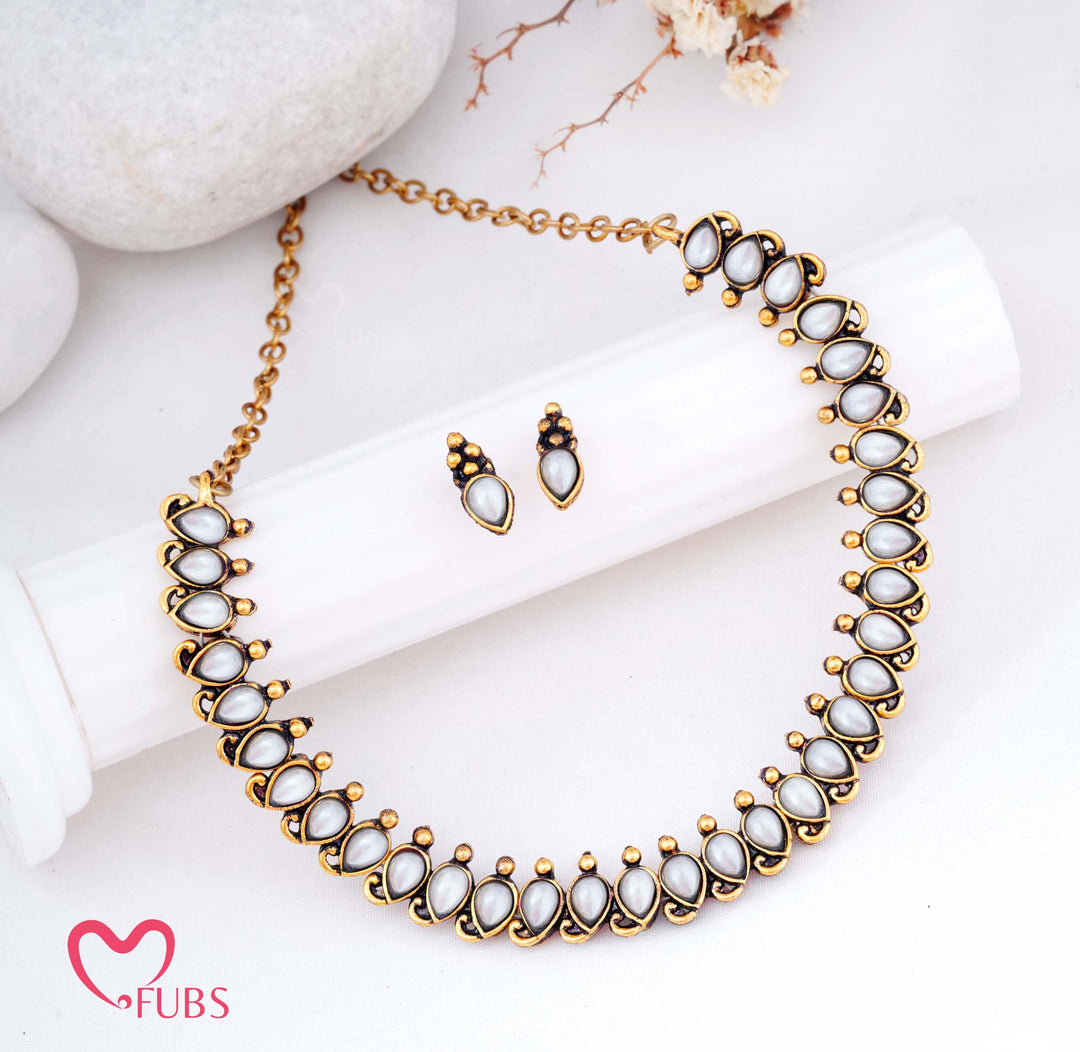 Elegant Pear Shape Necklace & Earrings Set