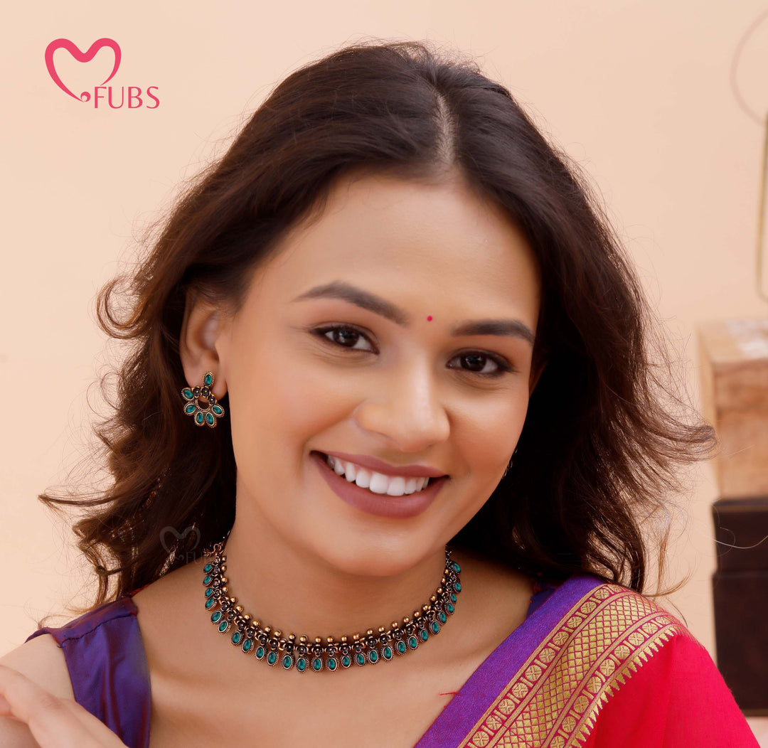 Traditional Oval Stone Necklace Set with Floral Earrings