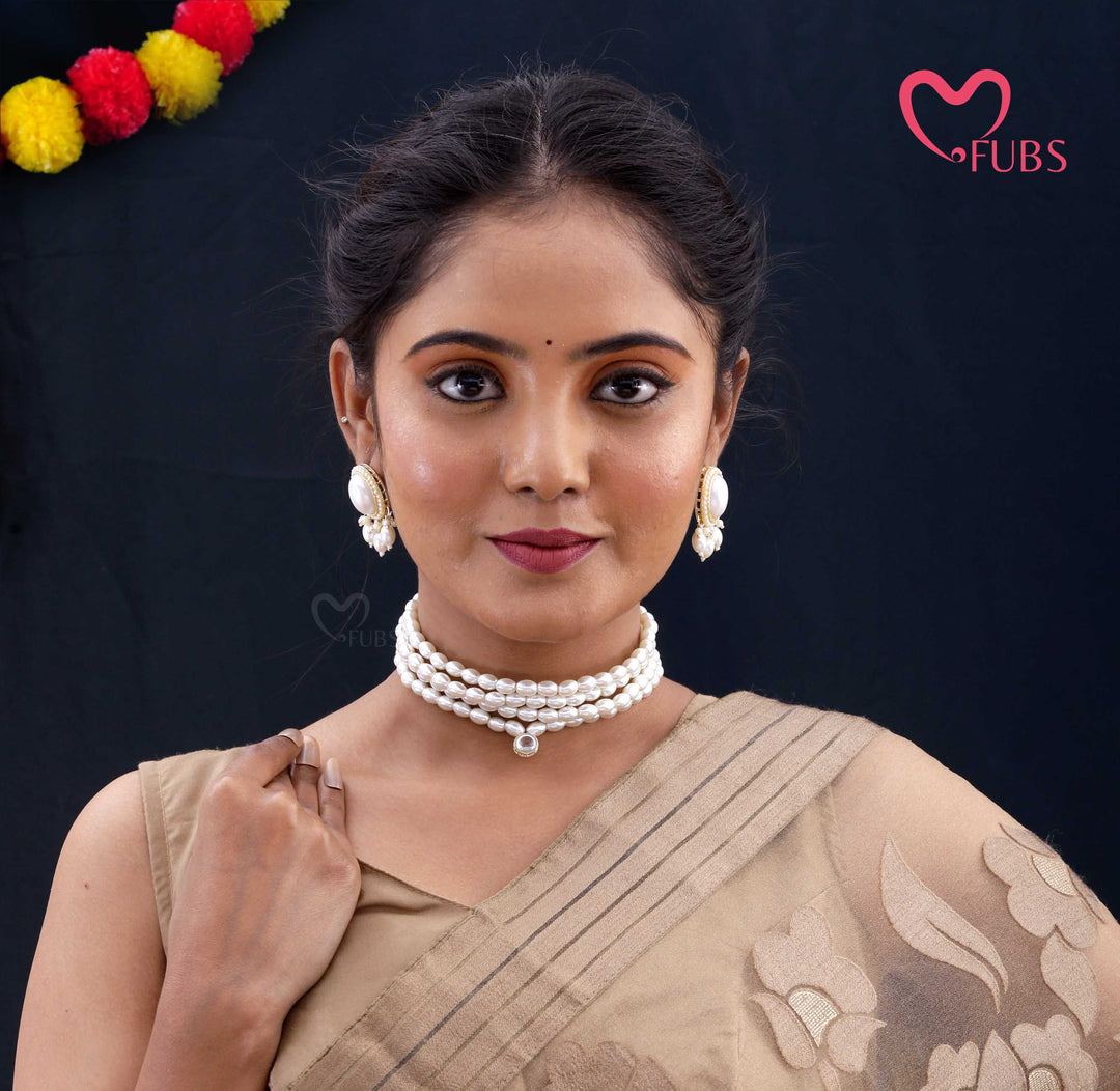 4-Layer Aesthetic Pearl Choker & Earrings