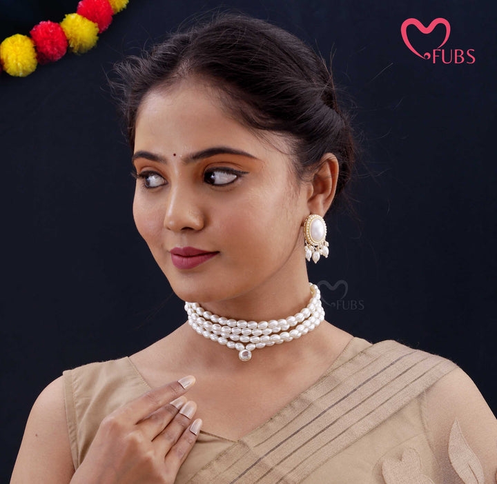 4-Layer Aesthetic Pearl Choker & Earrings