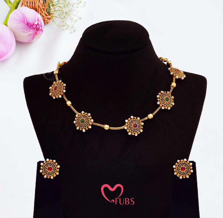 Traditional Gold-Plated Floral Choker Set - Aesthetic Necklace