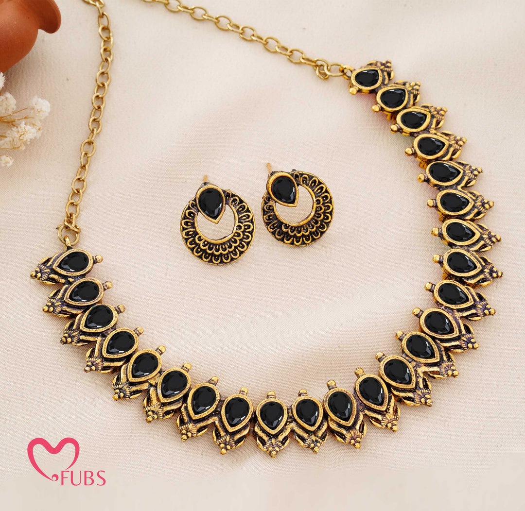 Traditional Matte Gold Paisley Choker Set with Dark Stones