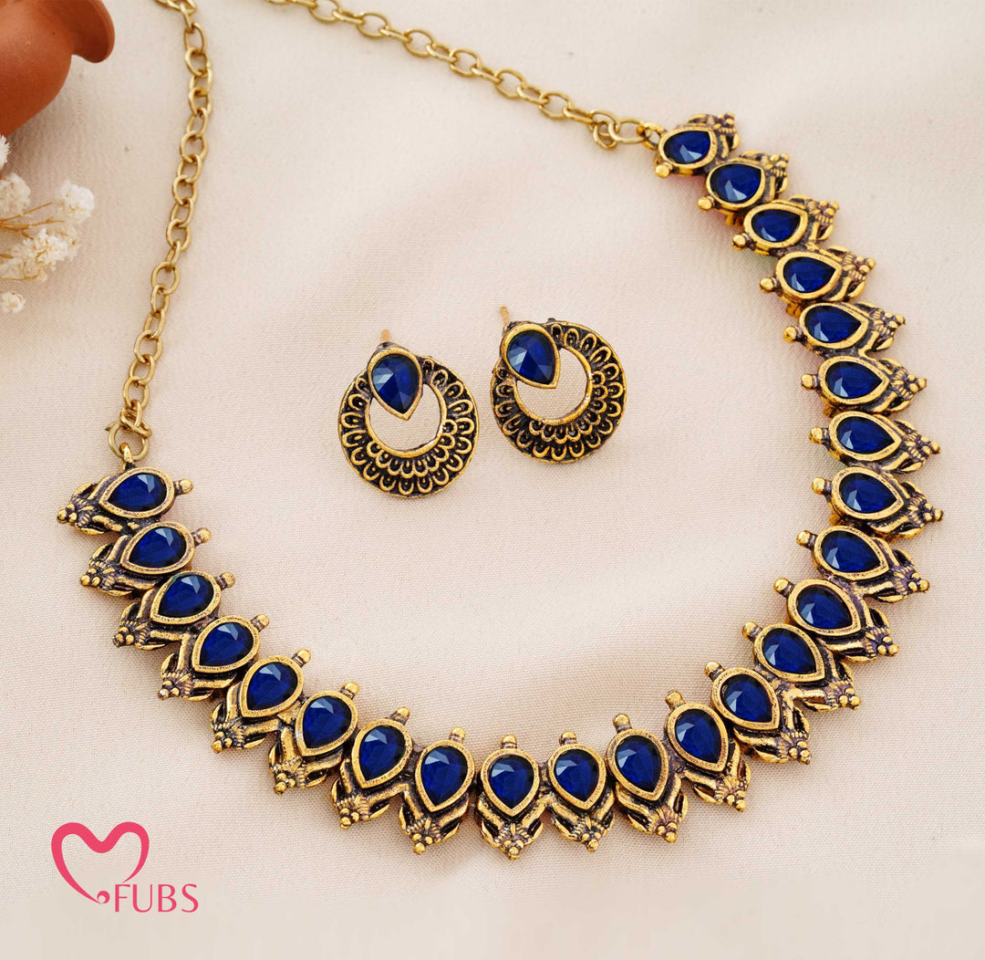 Traditional Matte Gold Paisley Choker Set with Dark Stones