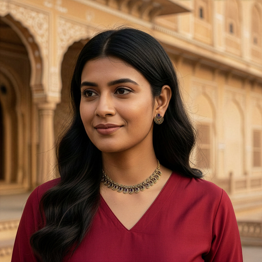 Aesthetic Matte Gold-Tone Choker Set with Dark Teardrop Gemstones