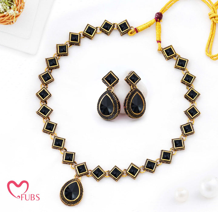 Traditional Geometric Necklace Set with Teardrop Earrings